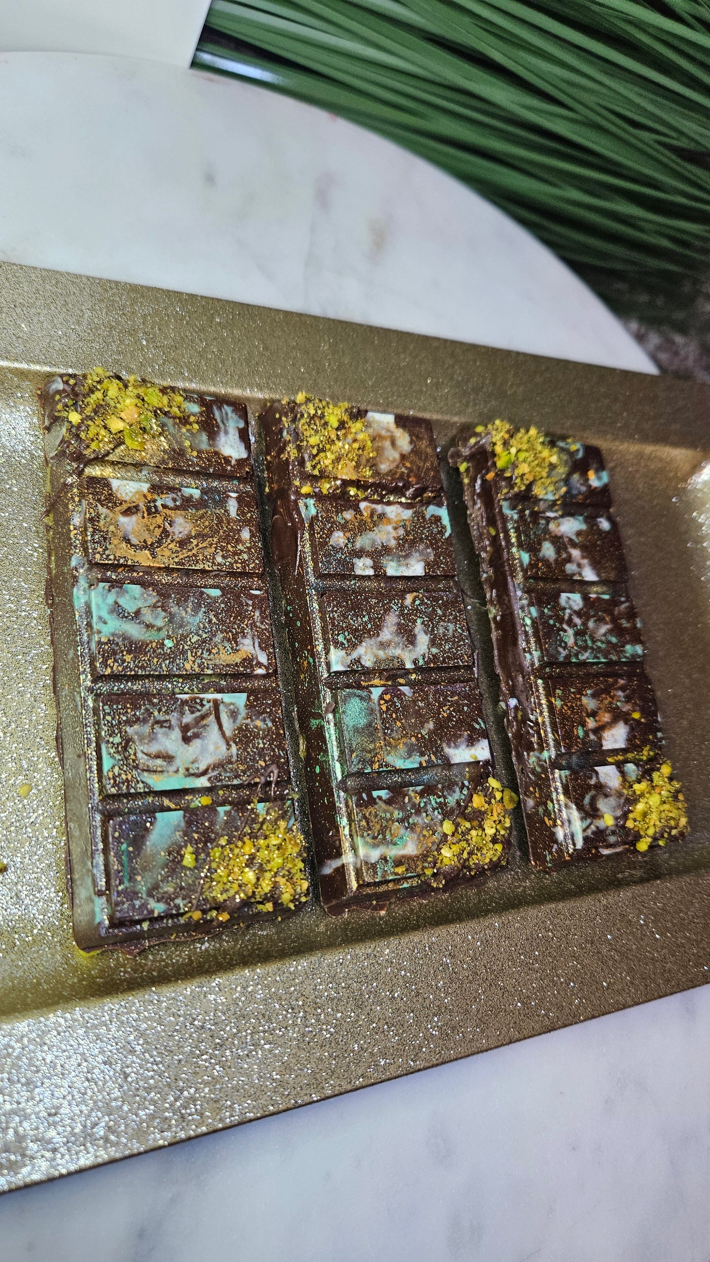 VIRAL "DUBAI PISTACHIO CHOCOLATE BAR "